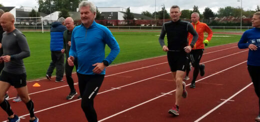 Løbekursus på 400-meterbanen i Idrætsparken i Nyborg